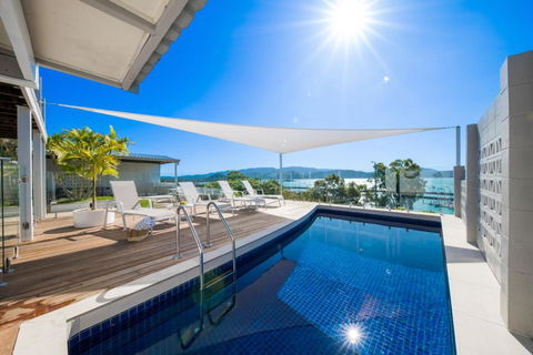 A Point Of View - Accommodation Whitsundays 2