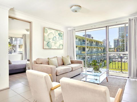 Affordable Accommodation In The Heart Of Surfers Paradise - Accommodation Whitsundays 0