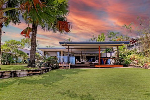 Absolute Beachfront House With Private Pool - Accommodation Whitsundays 0