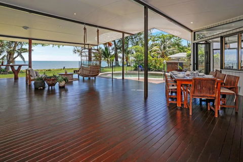 Absolute Beachfront House With Private Pool - Accommodation Whitsundays 2