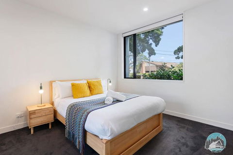 Aircabin - Five Dock - Stylish 2-Bed Apt Near Bay - Accommodation Whitsundays 2