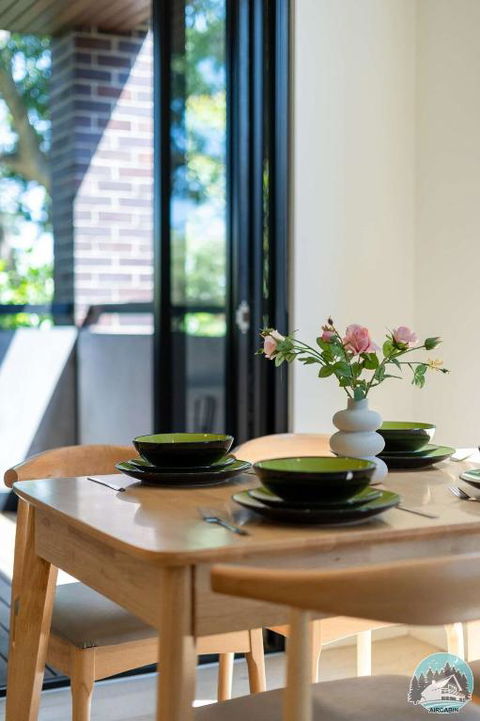 Aircabin - Five Dock - Stylish 2-Bed Apt Near Bay - Accommodation Whitsundays 4