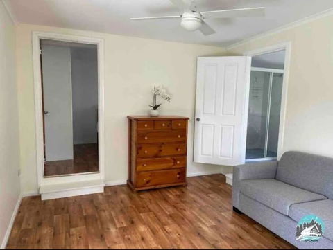 Aircabin - Tuggerawong - Lake Front - 9 Beds House - Accommodation Whitsundays 4