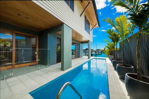 Airlie Beach Marina-Front Luxury At 10 The Cove - Accommodation Whitsundays 2