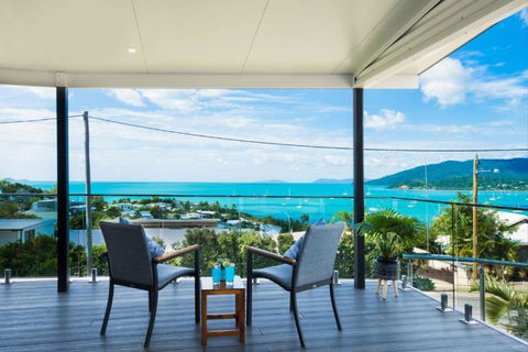 Airlie Blue On Blue - Accommodation Whitsundays 1