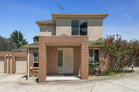 Airport West Stunner By Ready Set Stay - Accommodation Whitsundays 0