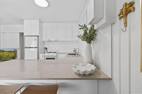 Alex Beachside Pet Friendly 2 Bed Apartment - Accommodation Whitsundays 4