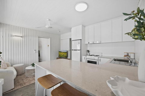 Alex Beachside Pet Friendly 2 Bed Apartment - Accommodation Whitsundays 1