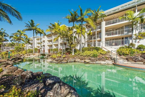 Alexandra Beach Resort Couples Escape - CoastHM - Accommodation Whitsundays 0