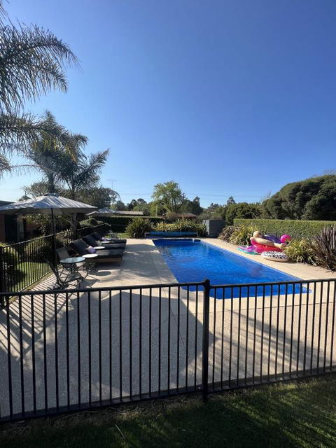 Alexandra Motor Inn - Accommodation Whitsundays 1