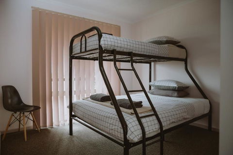 Alkoomi Chalets - Accommodation Whitsundays 1