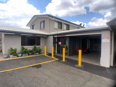 Allan Cunningham Motel - Accommodation Whitsundays 0