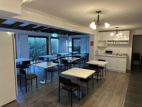 Allan Cunningham Motel - Accommodation Whitsundays 3