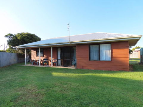 Allestree Holiday Units - Accommodation Whitsundays 4