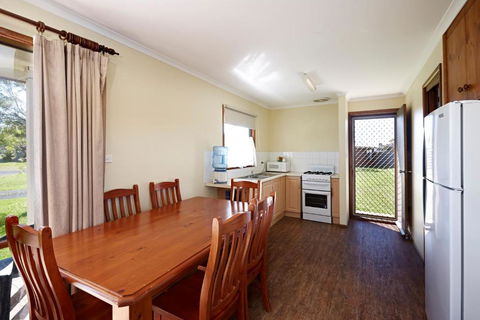 Allestree Holiday Units - Accommodation Whitsundays 1