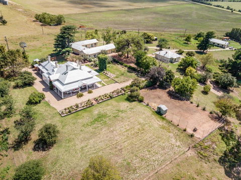 Alloway Bank - Accommodation Whitsundays 1