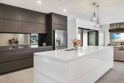 Allure - 4 Bedroom Luxury House In Port Douglas - Accommodation Whitsundays 1