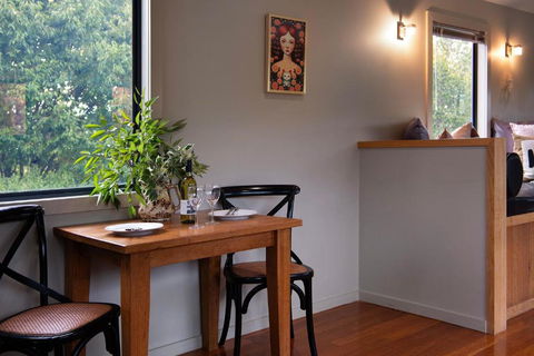 Alofi - Accommodation Whitsundays 4