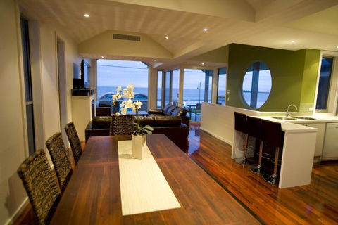 Aloha Beachfront Port Fairy - Accommodation Whitsundays 1