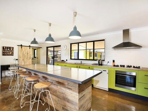 Aloha - Short Drive To Berry & The Beach - Fireplace And Firepit - Accommodation Whitsundays 3