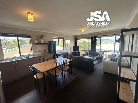 Alpine Mountain View 44 - Accommodation Whitsundays 1