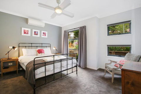 Always Bright - A Bright Escape - Accommodation Whitsundays 0