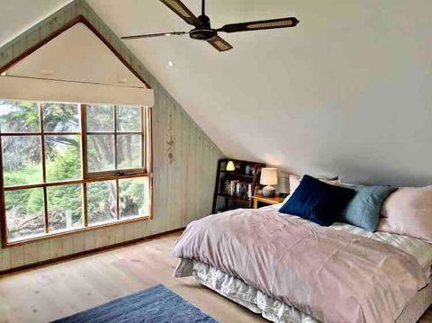 Alyeska Loft - Apollo Bay Studio Loft Apartment - Accommodation Whitsundays 2