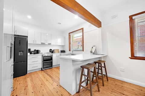 Amarde - Contemporary Heritage Fusion, Fireplace - Accommodation Whitsundays 2