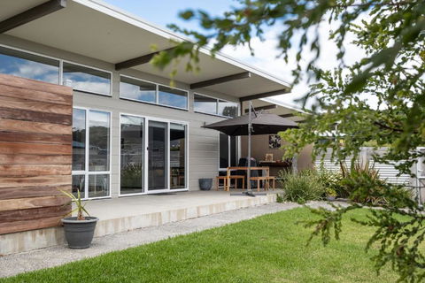 Amaroo 2 - Freycinet Holiday Houses - Accommodation Whitsundays 0