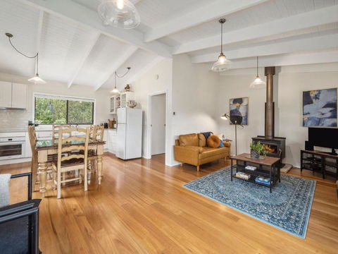 Amaroo Cottage - Accommodation Whitsundays 0