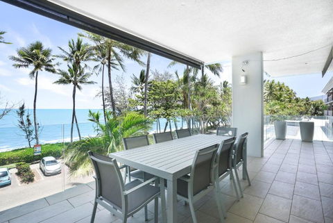 Amaroo - Luxury Apartment Overlooking The Coral Sea - Accommodation Whitsundays 1