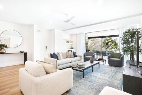 Amaroo - Luxury Apartment Overlooking The Coral Sea - Accommodation Whitsundays 4