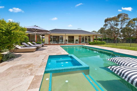 Amaroo Luxury Family Resort Mornington Peninsula - Accommodation Whitsundays 1