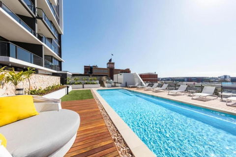 Amazing 2BR Delicate Apt, 1min To Train Station - Accommodation Whitsundays 0