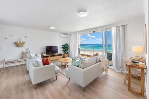 Amazing Beach View And Perfect Location Kirra - Accommodation Whitsundays 0