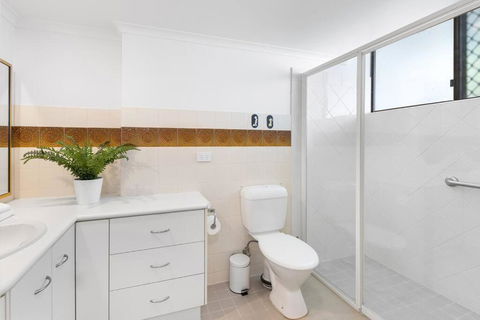 Amazing Beach View And Perfect Location Kirra - Accommodation Whitsundays 4