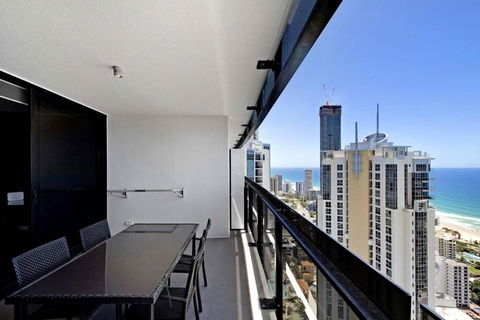 Amazing Location At Circle On Cavill - One Bedroom Self Contained Apartments - Privately Managed - Accommodation Whitsundays 1