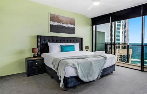 Amazing Location At Circle On Cavill - One Bedroom Self Contained Apartments - Privately Managed - Accommodation Whitsundays 3