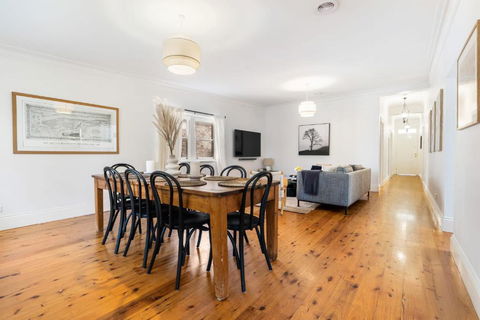 Ambrose On Byng - Central Location - Accommodation Whitsundays 0