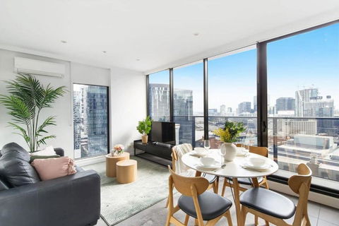 An Amazing 2BR Apt With City Views In Southbank - Accommodation Whitsundays 0