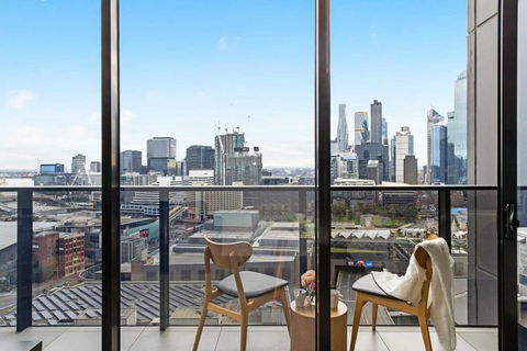 An Amazing 2BR Apt With City Views In Southbank - Accommodation Whitsundays 2