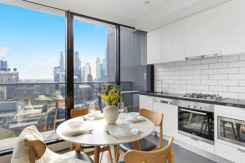An Amazing 2BR Apt With City Views In Southbank - Accommodation Whitsundays 3
