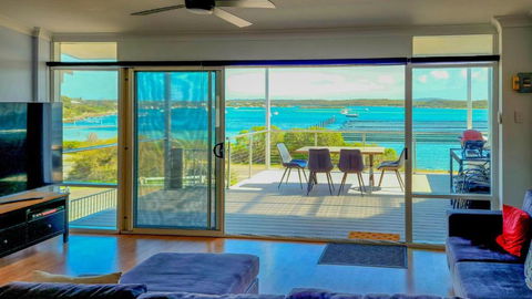 Anchors Away - Accommodation Whitsundays 0