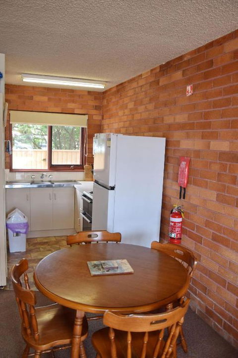 Anglers Lodge 4 - Bring Your Own Linen - Accommodation Whitsundays 1