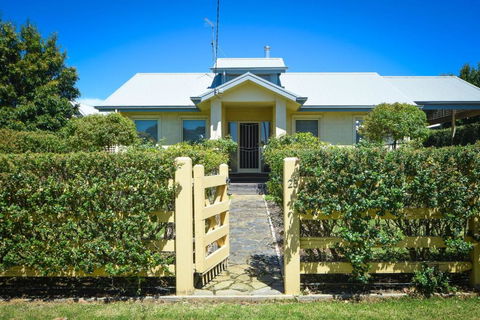 Anker - Accommodation Whitsundays 0