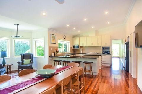 Anker - Accommodation Whitsundays 2