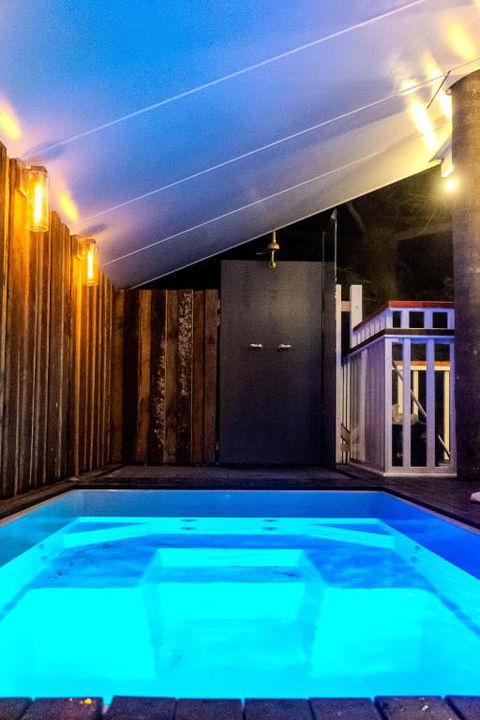Anna Bay Beach House With Plunge Pool, Air Hockey, PS4, Close To Shops - Accommodation Whitsundays 2