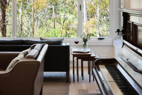 Annecy House - Accommodation Whitsundays 0