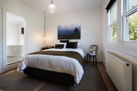 Annecy House - Accommodation Whitsundays 2