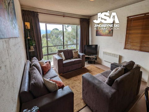 Alpine Mountain View Kirwan 48 - Accommodation Whitsundays 0